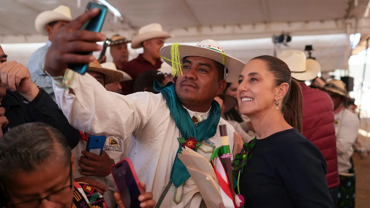 Claudia Sheinbaum impulsa electrificación y caminos para comunidades indígenas en Durango