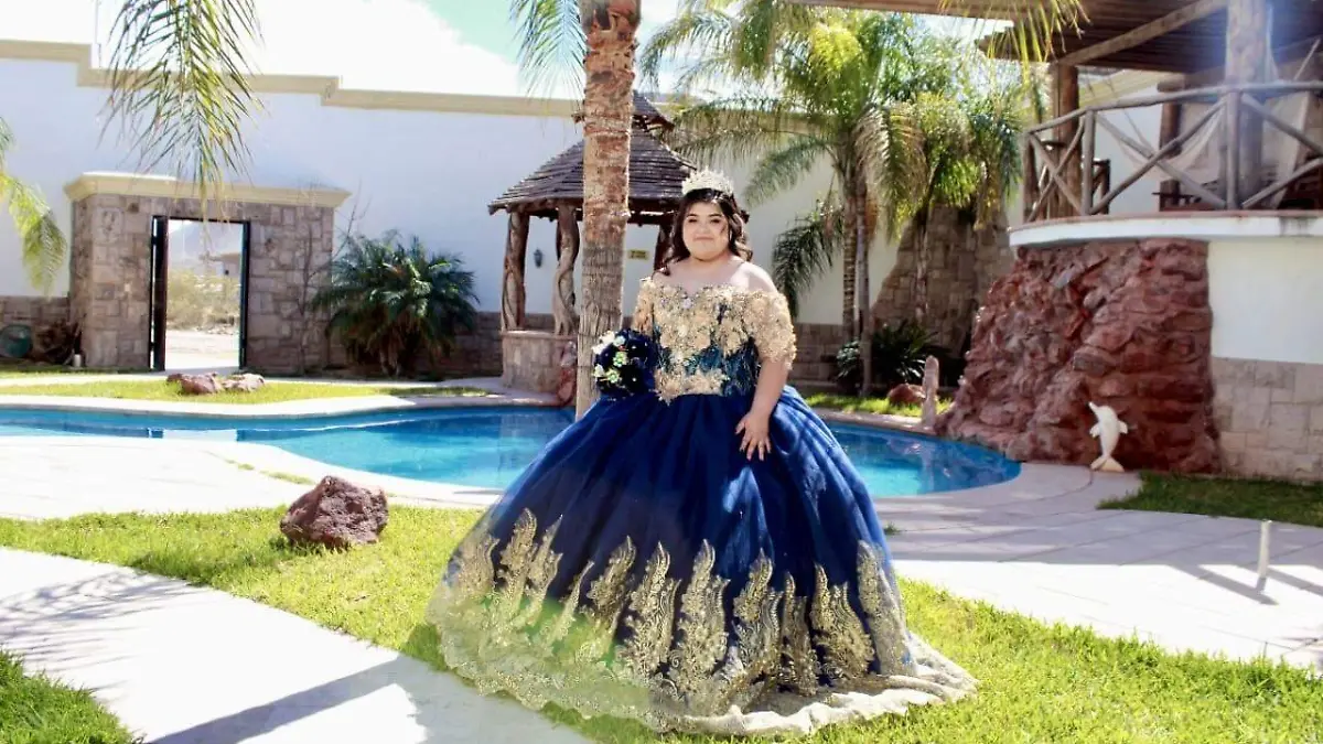 María Jimena Valles Segura en sus quince años