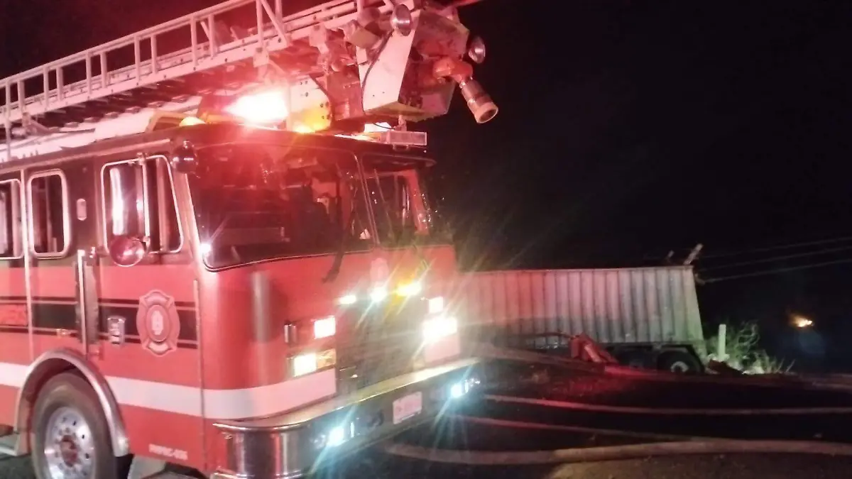 Identifican a chofer que murió al provocar múltiple choque en carretera Mazatlán