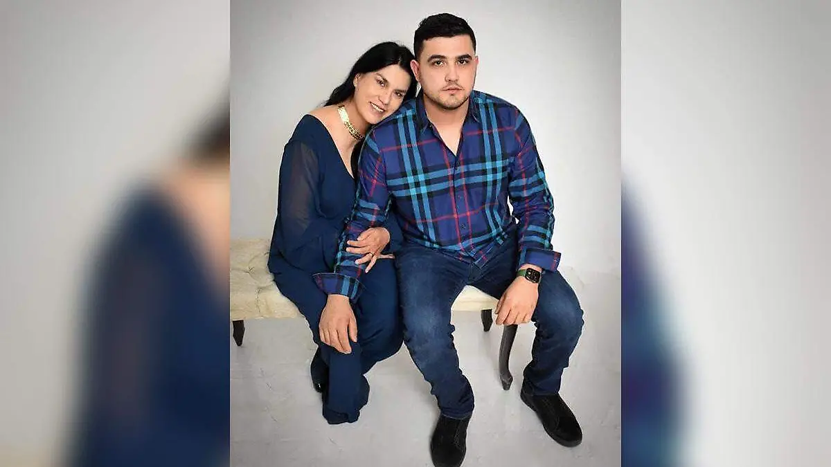 Sandra Montenegro y su hijo Otoniel Álvarez