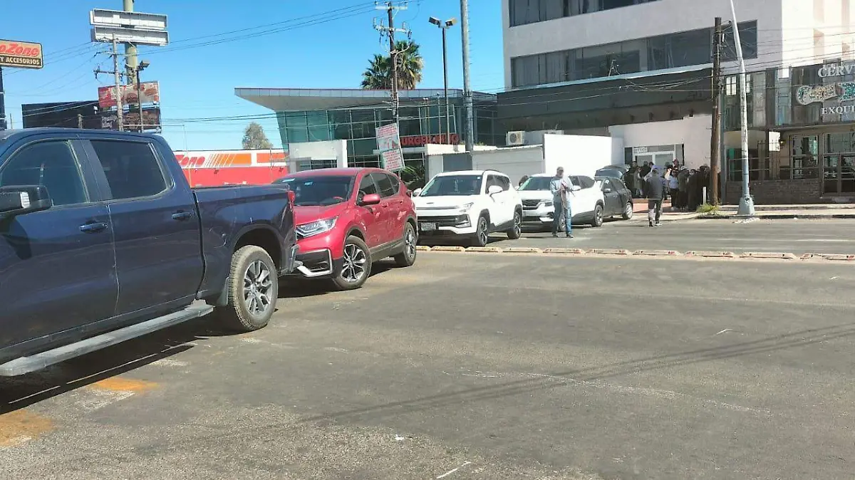 Docentes toman las calles de Durango, exigen la liquidación de seguros