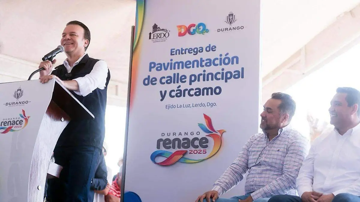 Familias del ejido La Luz de Lerdo, agradecen a Esteban Villegas por obra hidráulica y de pavimentación que transforman su comunidad (2)