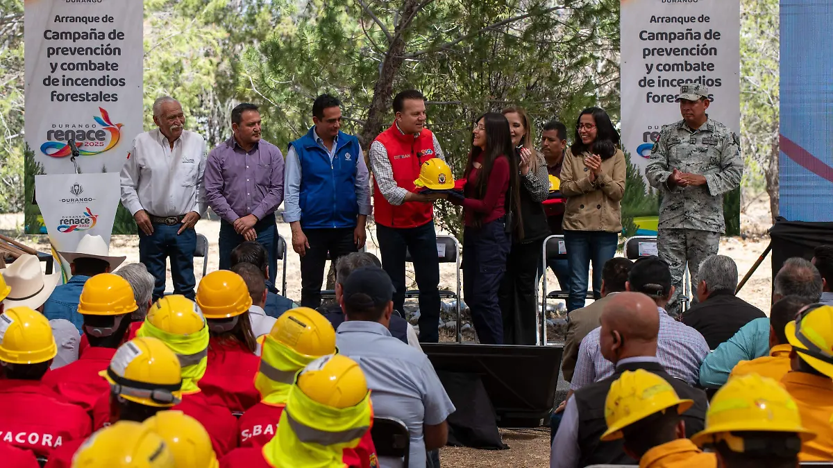 Esteban y Toño refuerzan la estrategia contra incendios forestales en Durango con más brigadas y equipamiento (4)