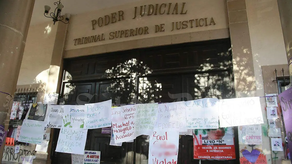 Edificio del Poder Judicial tras marcha del 8M en Durango 