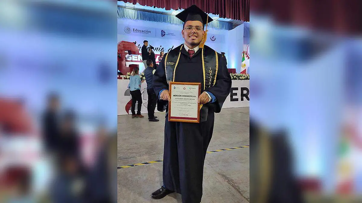 Nuevo Ingeniero en Informática Julio C. Orozco Retana, egresado del Instituto Superior Tecnológico Zacatecas Occidente