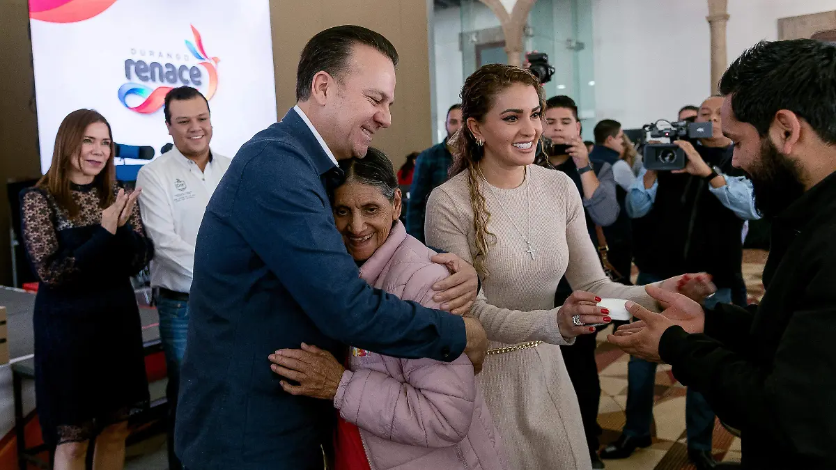 Impulsan inclusión en Durango con entrega de apoyos a personas con discapacidad