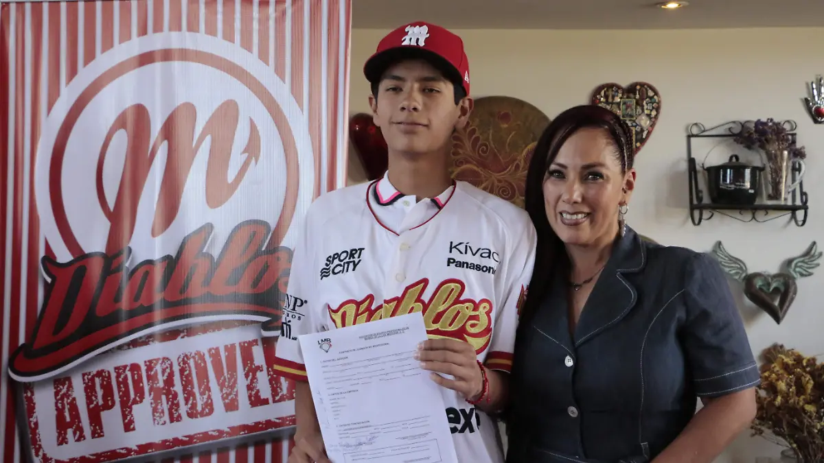 Duranguense de 15 años firma con Diablos Rojos