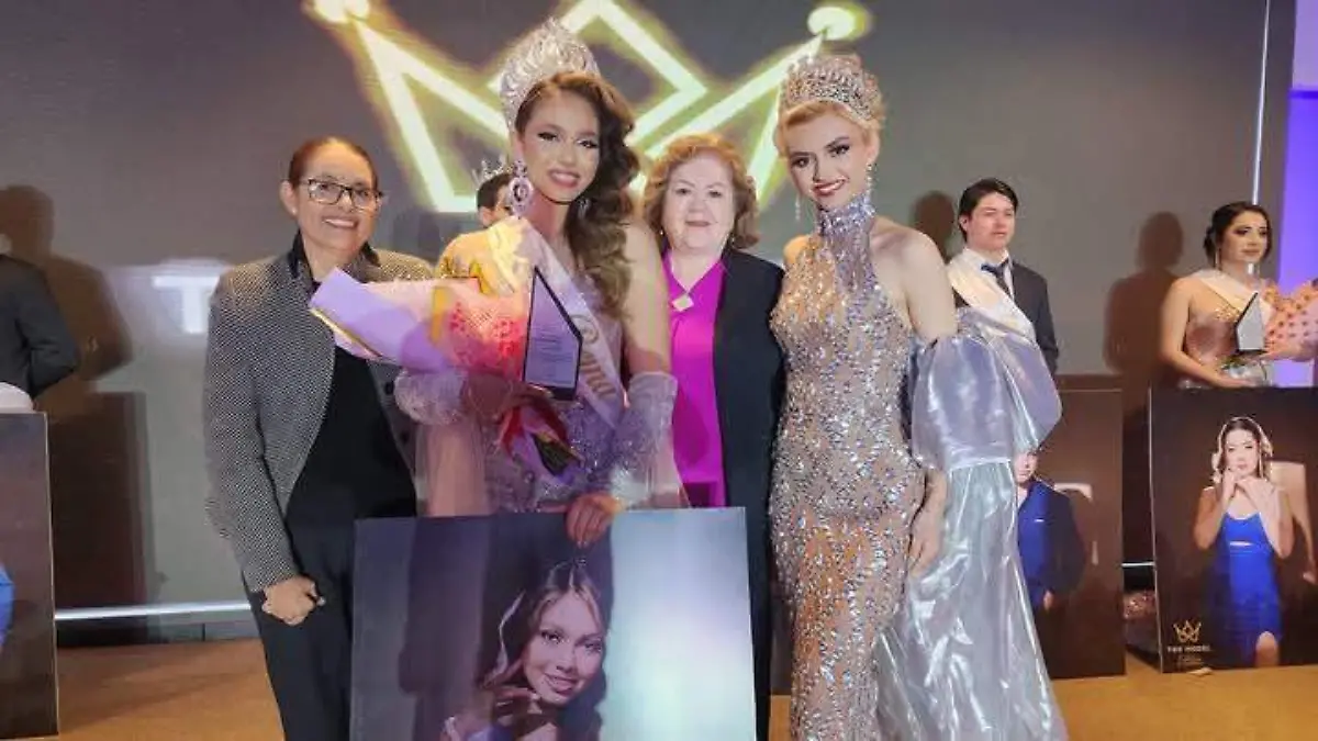 La hermosa Dafne Ortega Velázquez coronada como reina electa del Colegio de Bachilleres #12