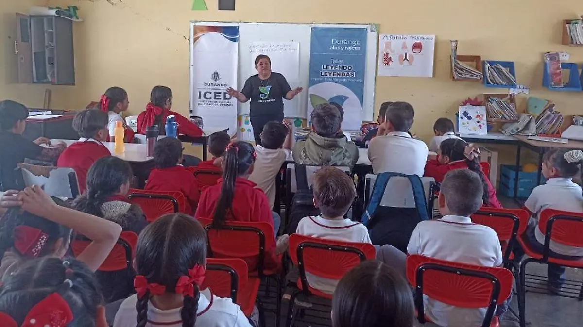 Taller “Leyendo Leyendas”, dirigido por la señora Elida Graciano