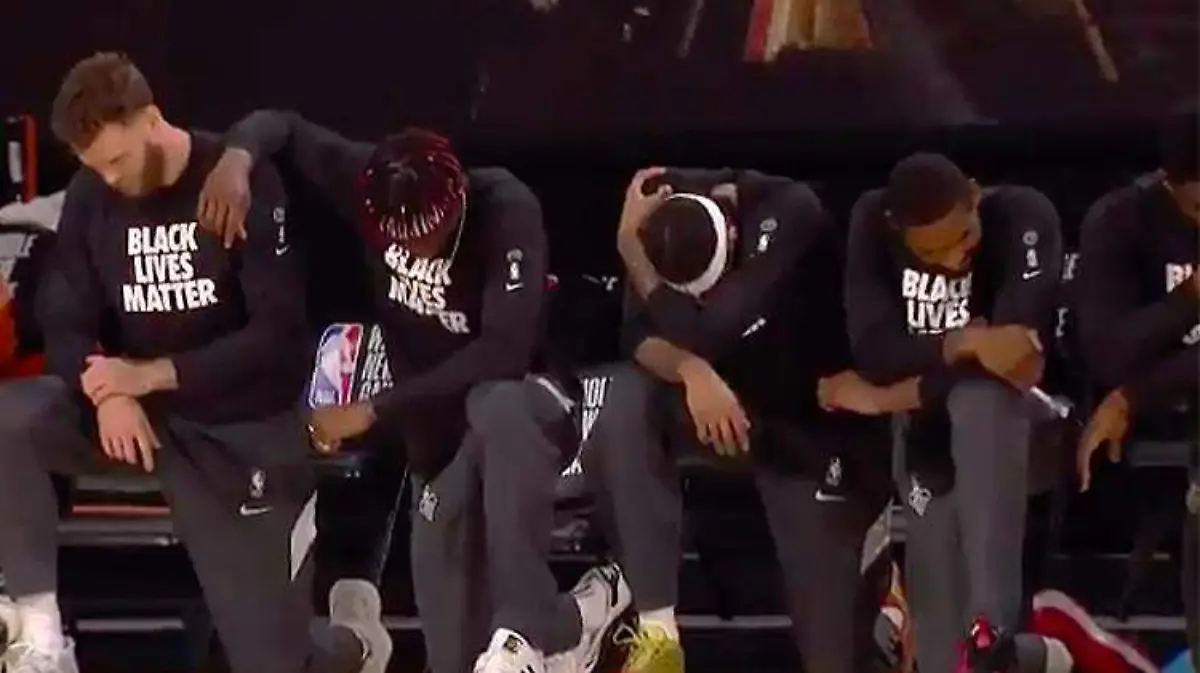 jugadores-nba-hincados
