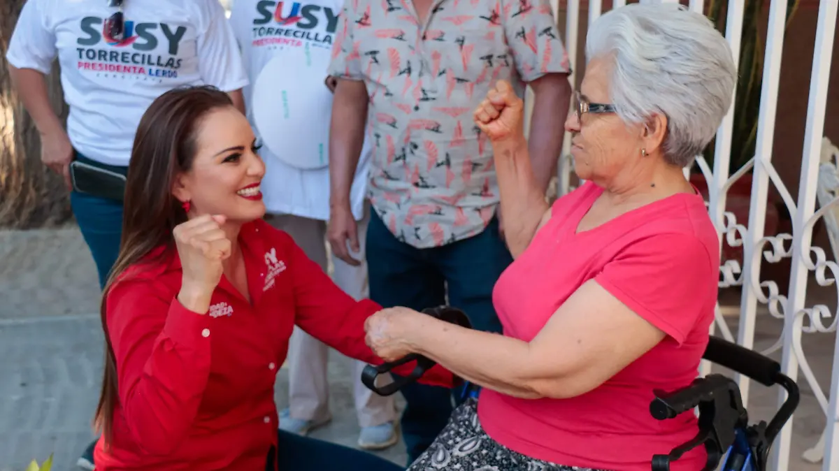 Se compromete Susy Torrecillas con programa especial de pavimentación