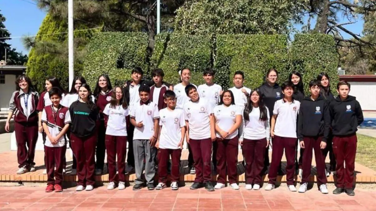 Los jóvenes siempre comprometidos con su institución