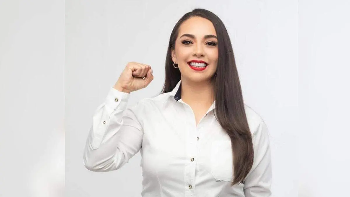 Zaira Quiñones, guapa profesionista de este municipio