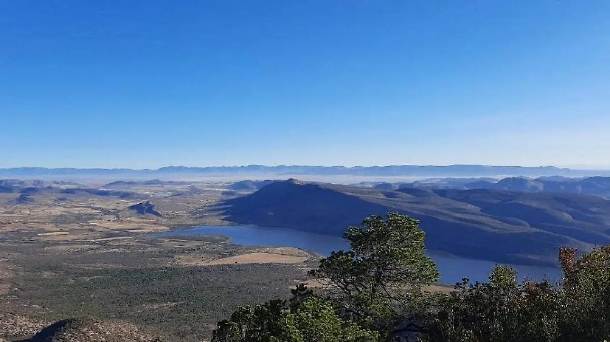 Hermosa panorámica de la Presa Caboraca capturada desde el Cerro "El Tecolote"