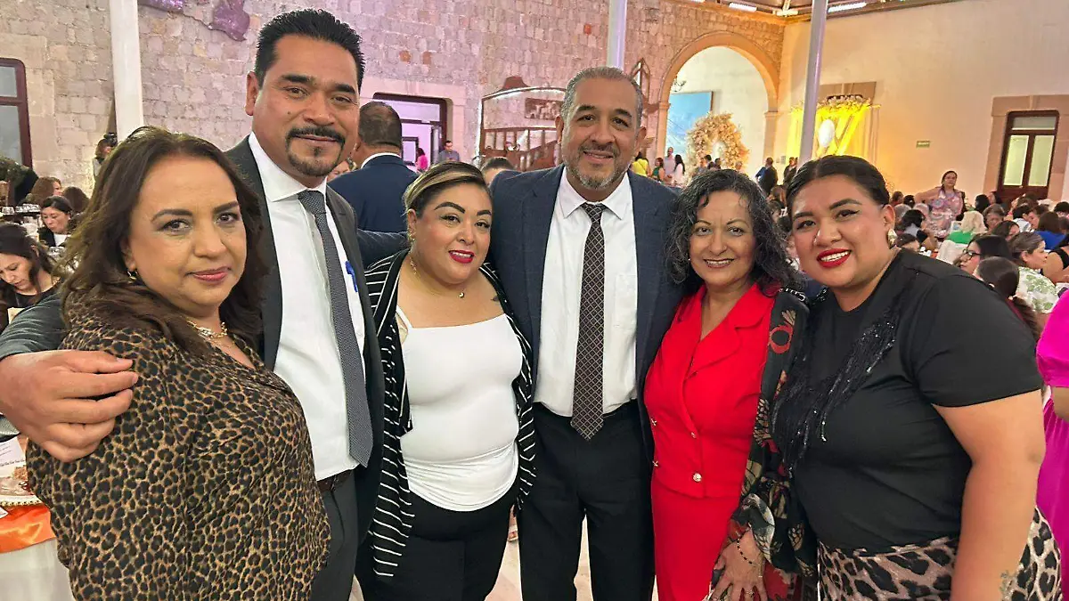Con la presencia del rector Ramón García Rivera, el STEUJED rinde homenaje a sus madres trabajadoras (2)