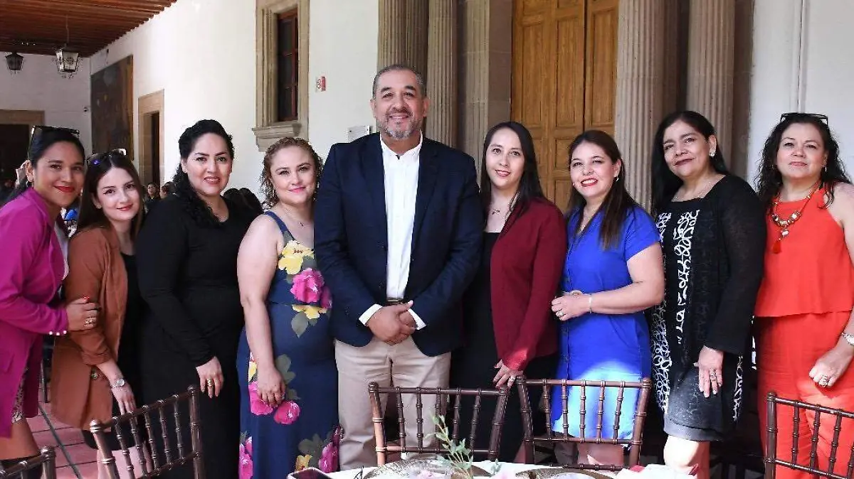 Madres universitarias, ejemplo y corazón de la UJED: rector Ramón García