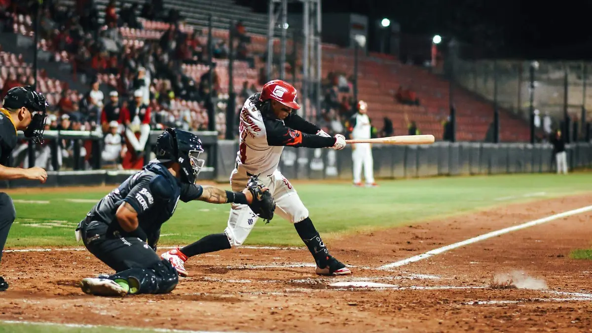 Caliente blanquea a Sultanes en el Volcán