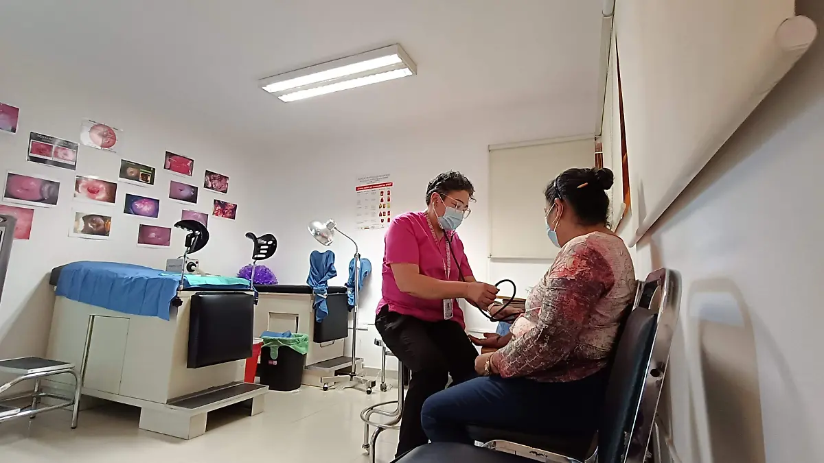 Impulsan campaña de detección de cáncer de mama y cervicouterino