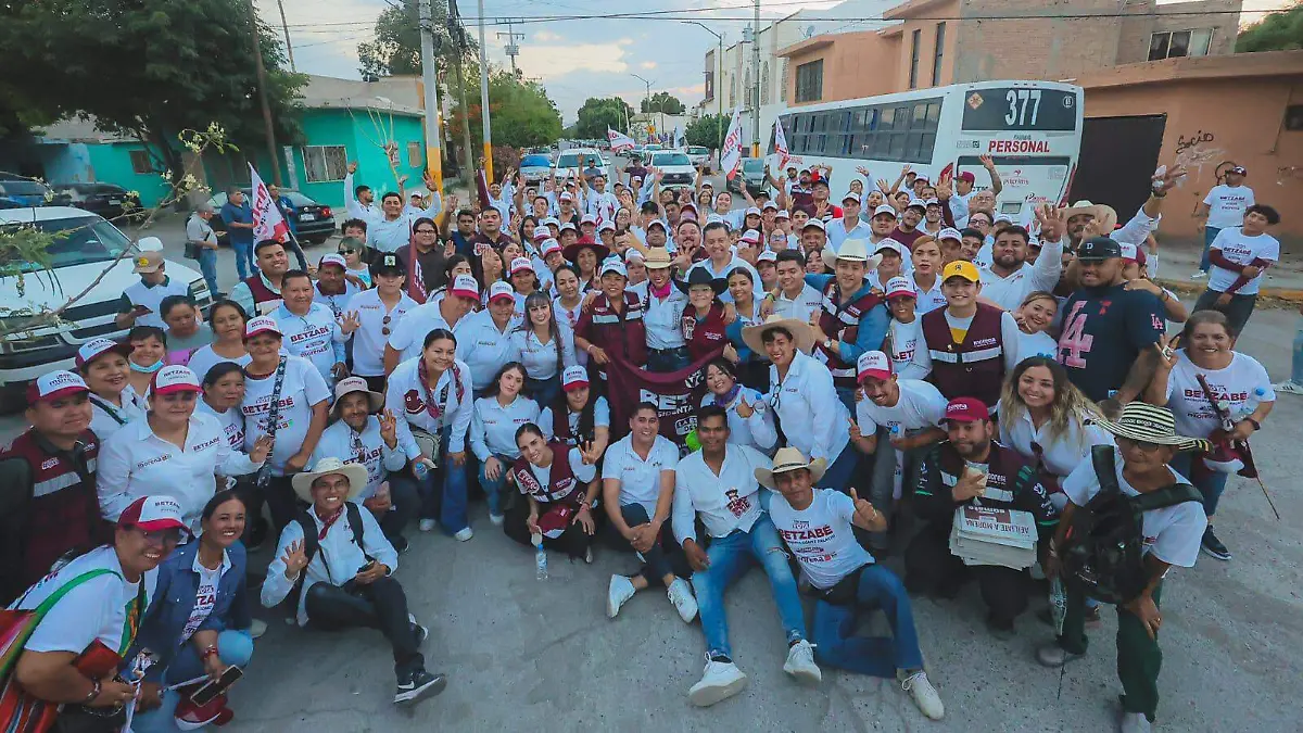 Betzabé Martínez toma Trincheras