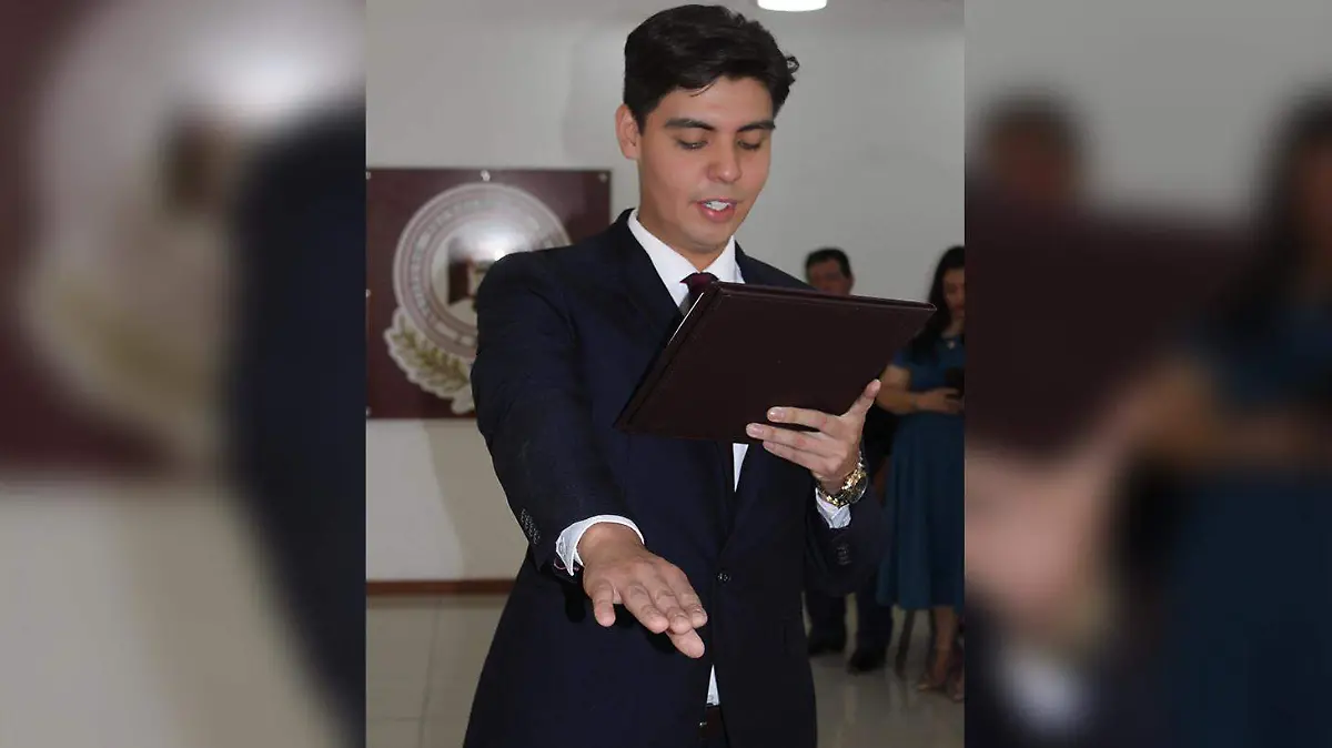 Joel Castro es nuevo Ingeniero en Electrónica