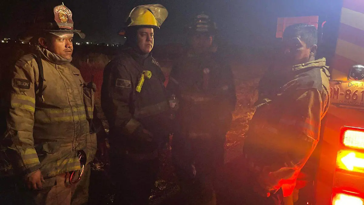 Incendio consume fábrica de madera en Canatlán