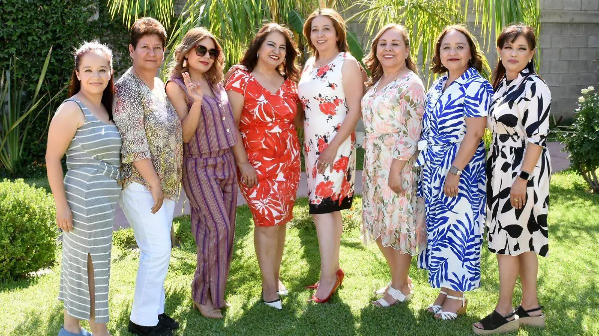 Fiesta para celebrar a maestros de la EST 1