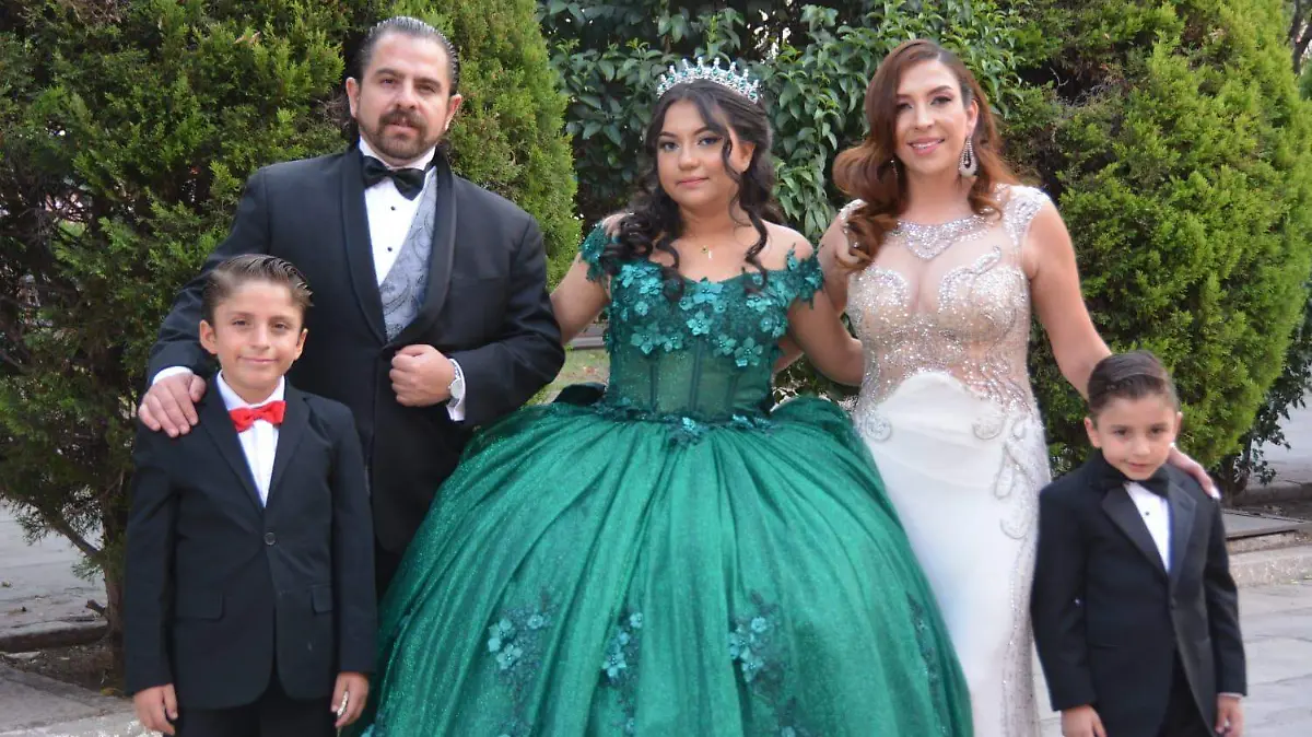 SU FAMILIA