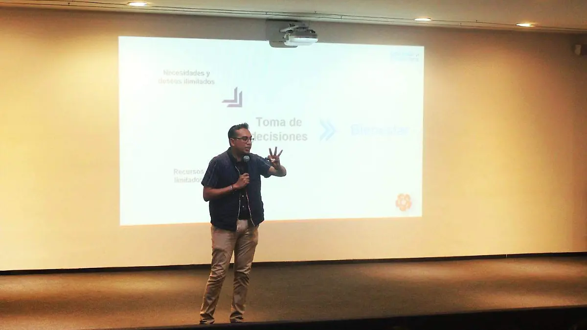 Dentro de la Semana de Educación Financiera de la FECA-UJED se realizó la conferencia “Soy Ley 97” (2)