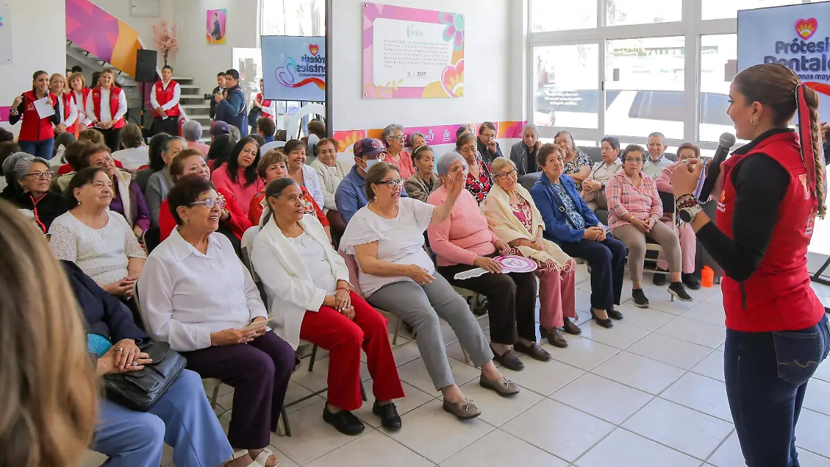 Con amor por quienes más lo necesitan, Marisol Rosso abre el primer Centro de Atención a Personas Adultas Mayores de DIF Estatal (2)