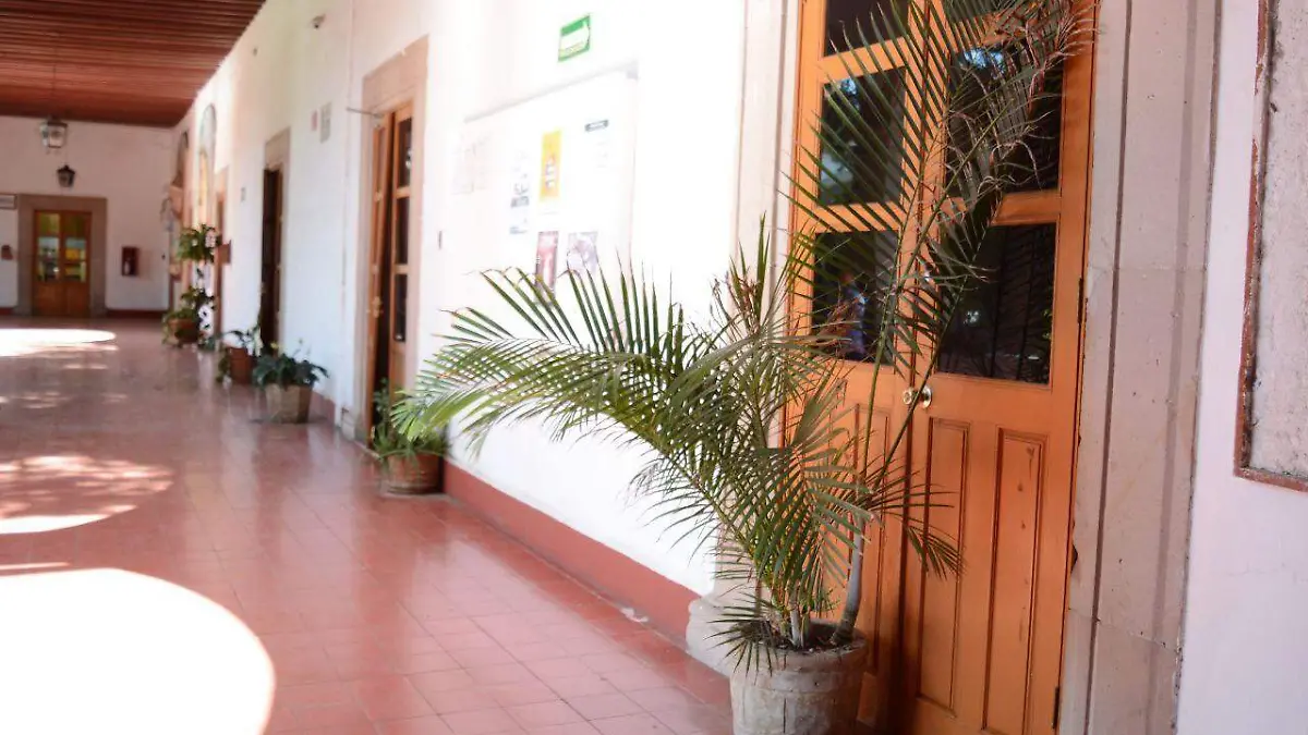 Sindicalizados toman Tesorería de la UJED 