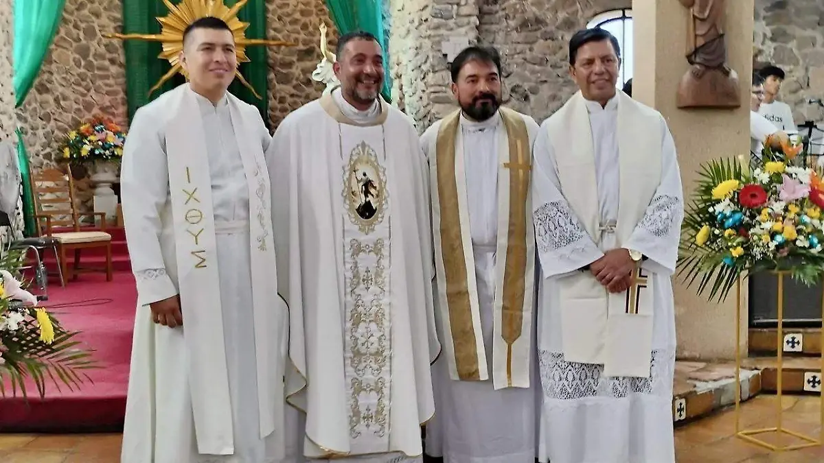Alberto Torres Frausto, párroco de la Parroquia de la Resurrección del Señor, festejó su ministerio