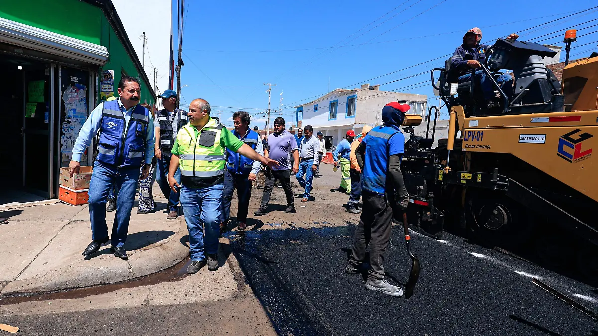 COMUNICADO CON MÁS CALLES PAVIMENTADAS AVANZA PROGRAMA DE OBRA PÚBLICA EN DURANGO (4)