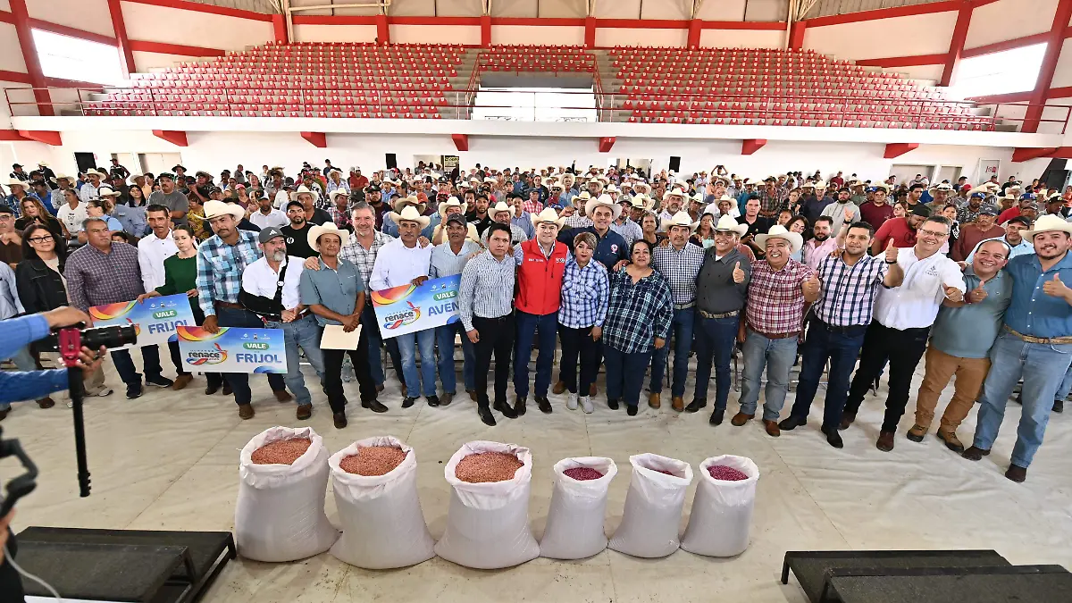 Esteban cumple con el campo de Canatlán entrega semilla de frijol y avena a tiempo, con calidad y visión de futuro (6)
