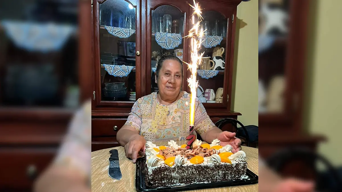Celebró su cumpleaños la linda señora Ma. de Lourdes González Rivera