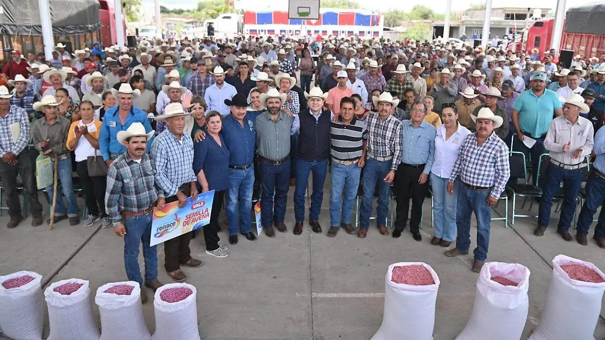 FOTO.- Esteban fortalece el campo en San Juan del Río (1)