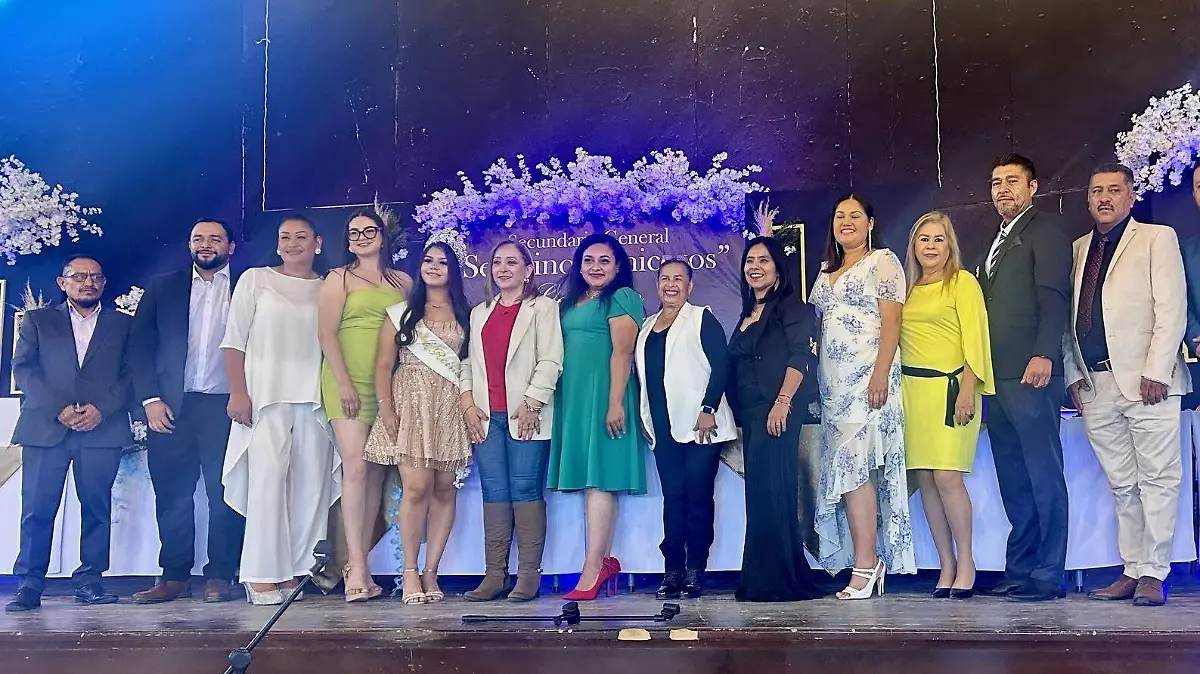 Invitados Especiales en Ceremonia de graduación de la Escuela Secundaria General Severino Ceniceros