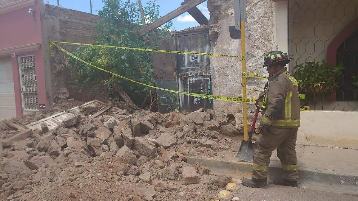 Colapsa muro de vivienda deshabitada del Centro Histórico