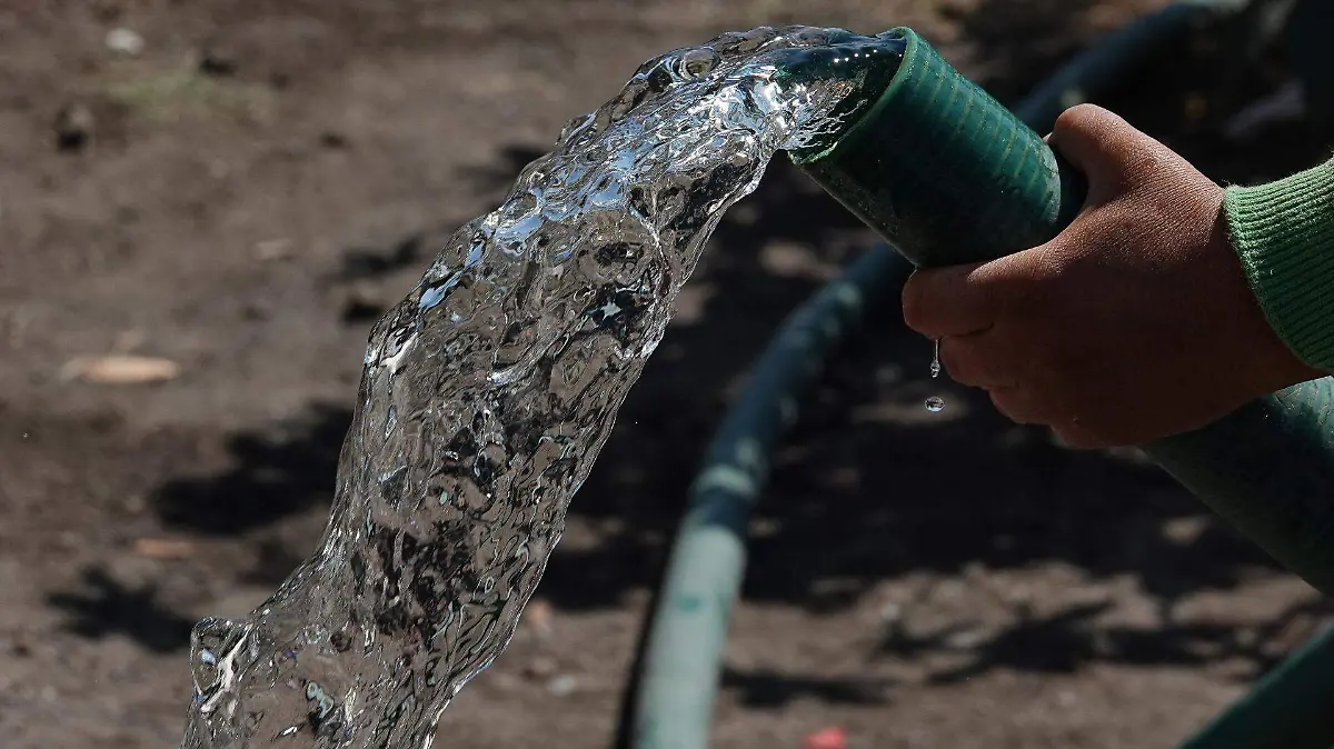 968031_Suministro botes agua alcaldía Iztapalapa_web