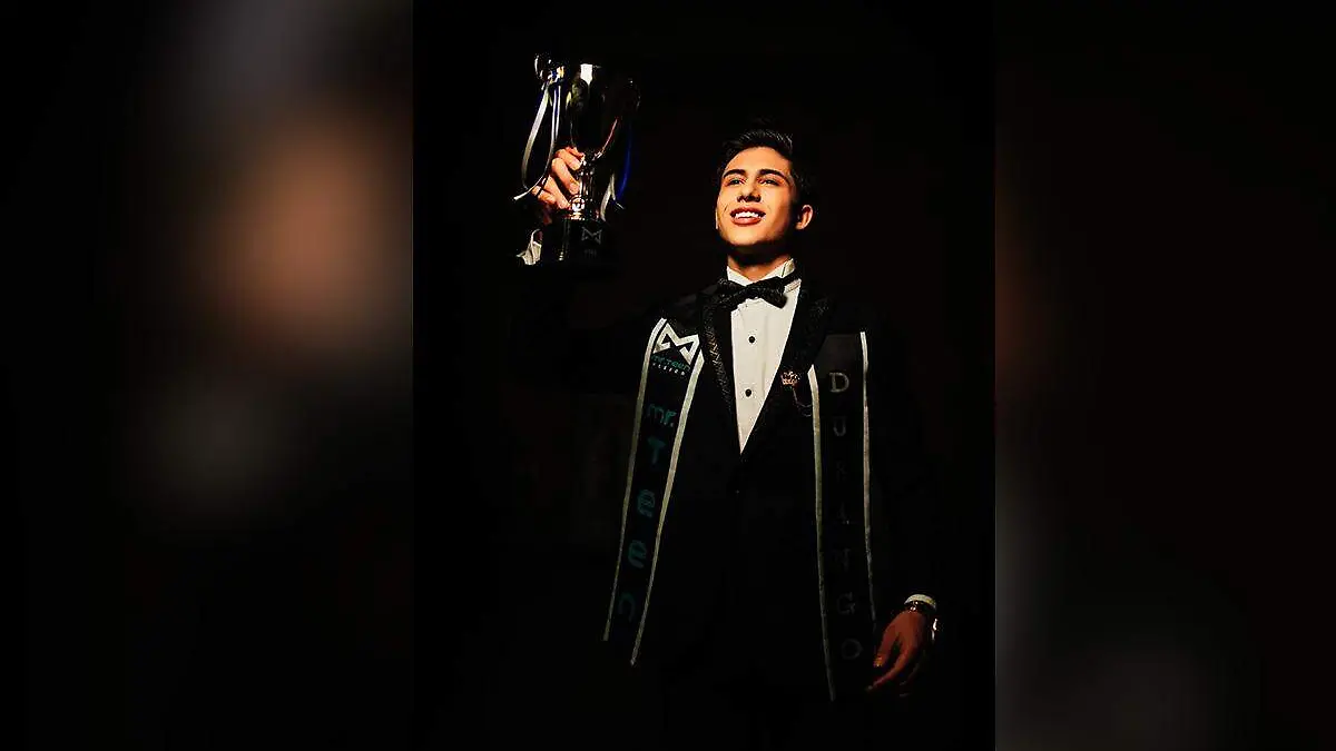 El triunfador del concurso Mr. Teen Durango 2025 Miguel Ángel Corral Morales