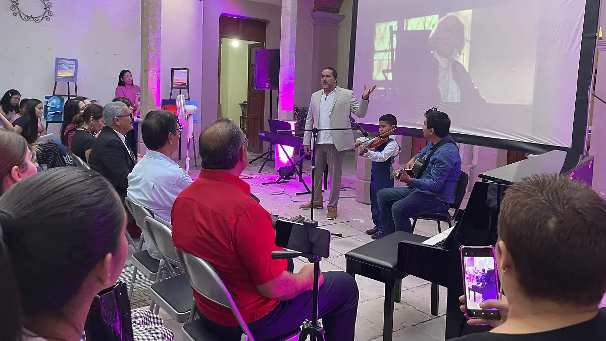 Concluye Instituto de Bellas Artes de la UJED Campus Laguna sus cursos con presentación artística