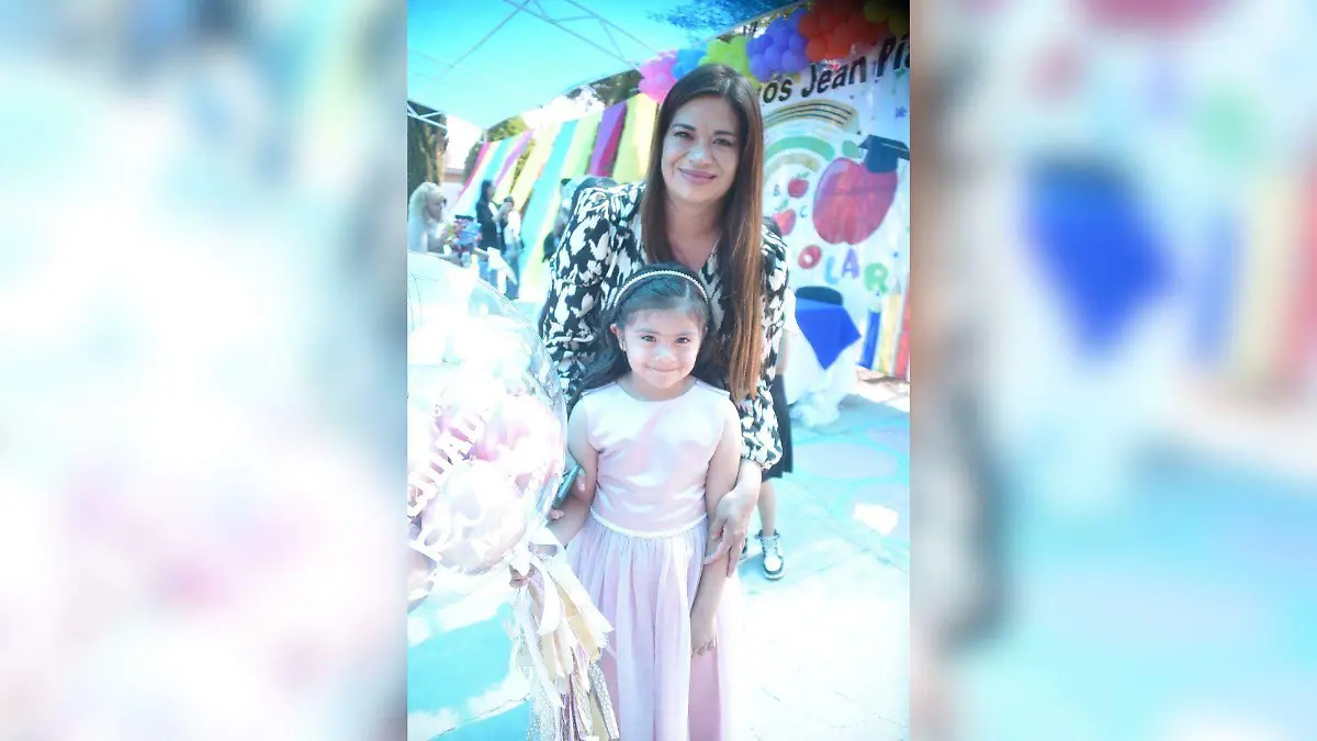 Egresa de preescolar Ruth Isabella Navar García