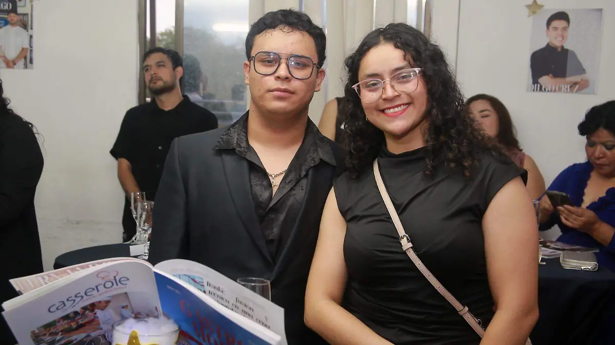 Alumnos de “Casserole” presentan revista