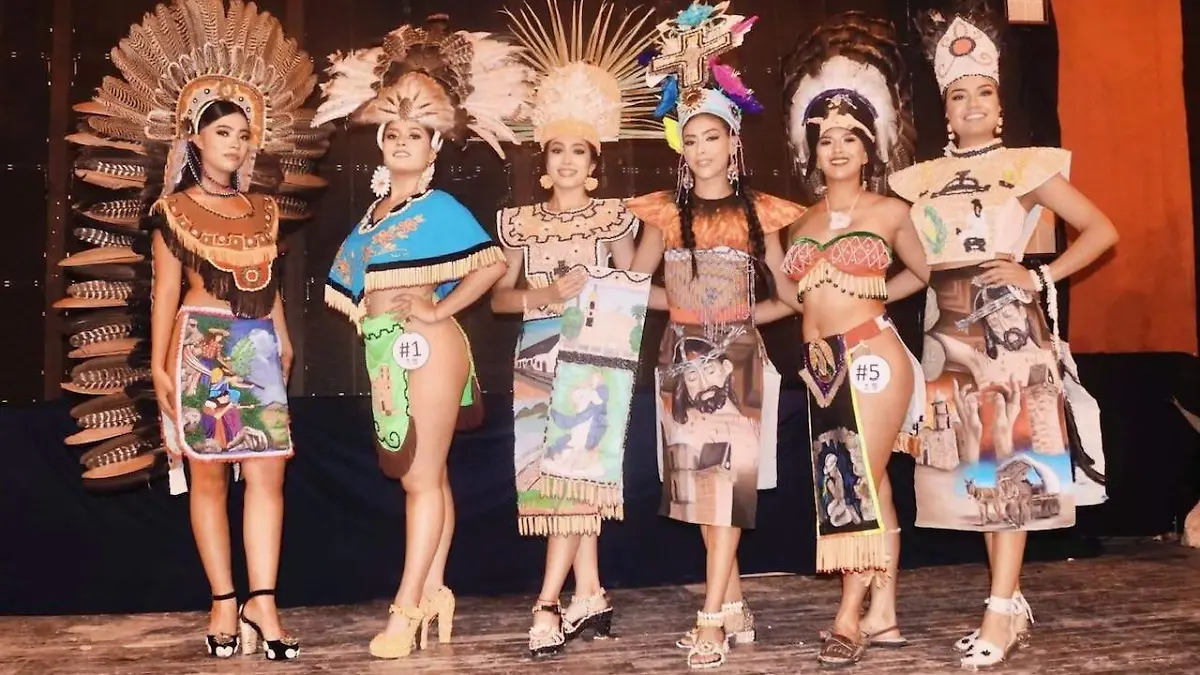 Participantes a la corona de la elección de reina  de las fiestas de agosto 