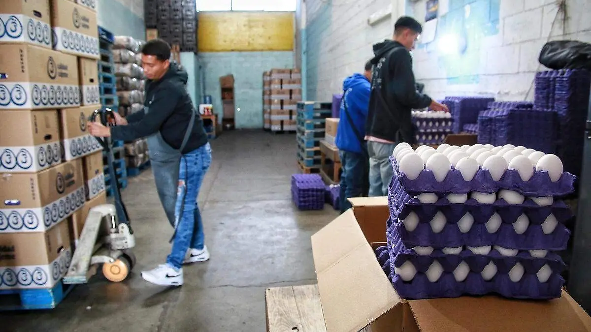 Venta de huevo en el mercado de Abastos de Durango 