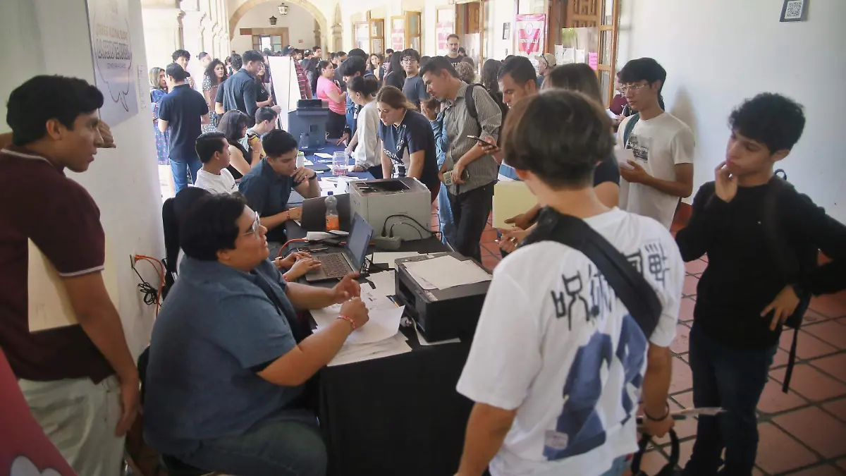 Estudiantes-alumnos-UJED