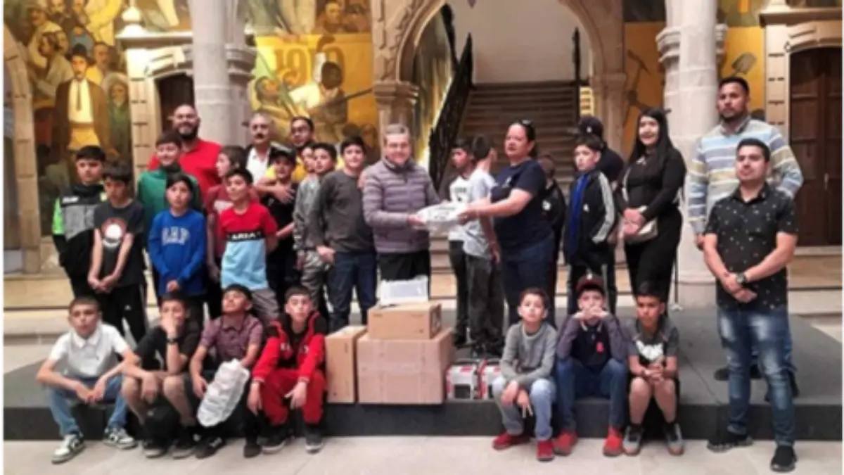 Exalumnos donan equipo a escuelas de Topia 