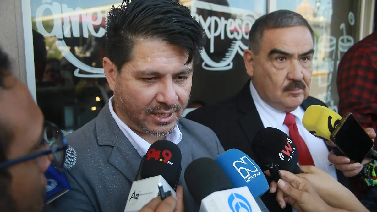 Javier Solís presidente del Colegio de Optometristas