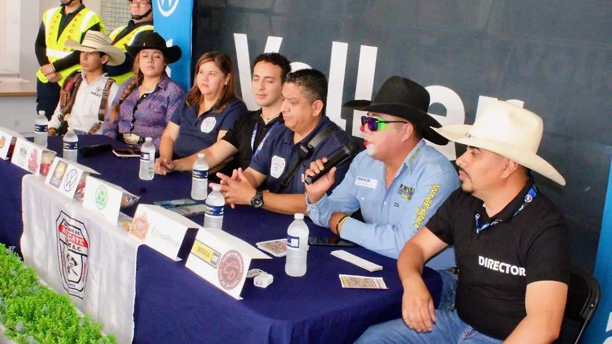 Rodeo a beneficio de la brigada de rescate SAEM 