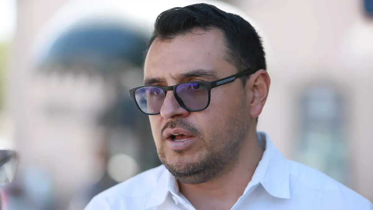 El titular de la Dirección Municipal de Salud Pública, Juan Esteban Aguilar Esquivel