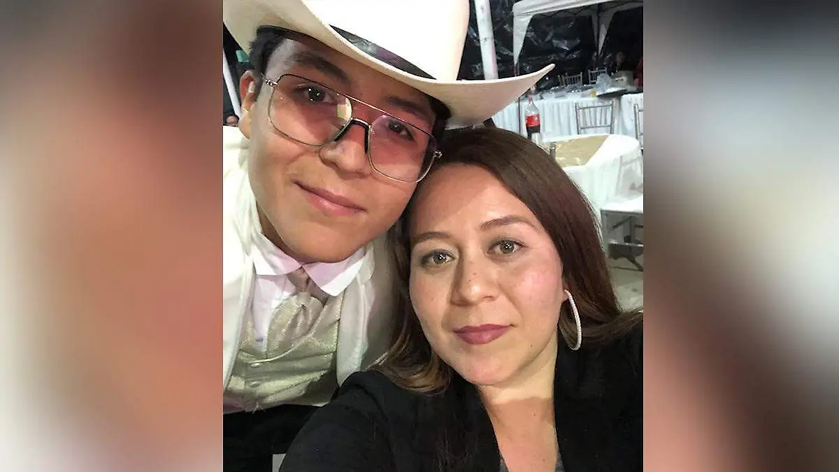 Roberto Acosta festejó su cumpleaños junto a su mamá